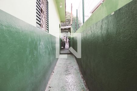 Casa à venda com 240m², 2 quartos e 2 vagasCorredor