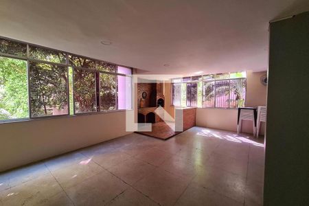 Apartamento para alugar com 60m², 2 quartos e sem vagaÁrea comum - Salão de festas