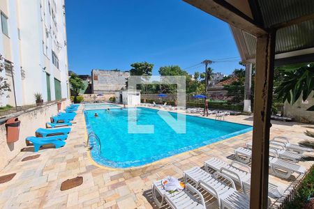 Apartamento para alugar com 60m², 2 quartos e sem vagaÁrea comum - Piscina