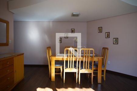 Sala de Jantar de casa à venda com 2 quartos, 350m² em Chácara das Pedras, Porto Alegre