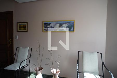 Hall de entrada de casa à venda com 2 quartos, 350m² em Chácara das Pedras, Porto Alegre