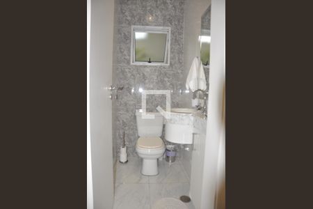 Lavabo de casa para alugar com 3 quartos, 250m² em Vila Ester (zona Norte), São Paulo