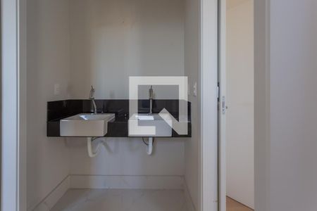Apartamento à venda com 180m², 4 quartos e 4 vagas Apartamento à venda com 180m², 4 quartos e 4 vagasBanheiro das Suítes 1 e 2