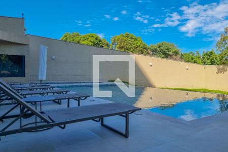 Apartamento à venda com 180m², 4 quartos e 4 vagas Apartamento à venda com 180m², 4 quartos e 4 vagasÁrea comum - Piscina