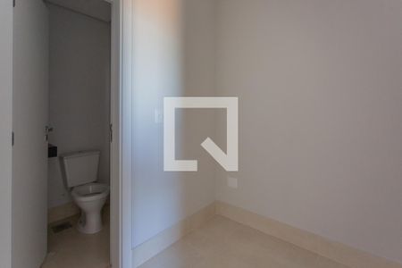 Apartamento à venda com 180m², 4 quartos e 4 vagas Apartamento à venda com 180m², 4 quartos e 4 vagasÁrea de Serviço
