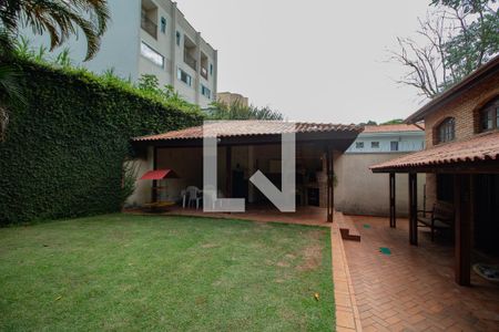 Casa à venda com 246m², 4 quartos e 6 vagasQuintal