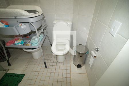 Casa à venda com 246m², 4 quartos e 6 vagasBanheiro da Suíte 3