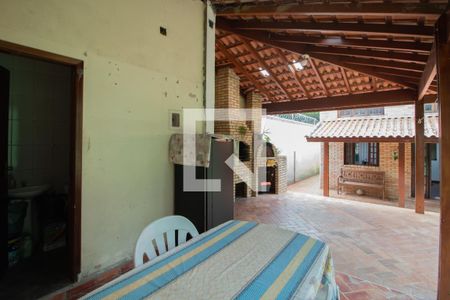 Casa à venda com 246m², 4 quartos e 6 vagasChurrasqueira