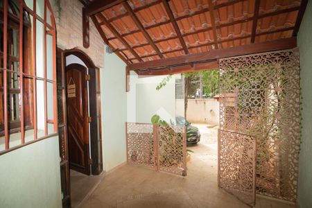 Casa à venda com 246m², 4 quartos e 6 vagasEntrada