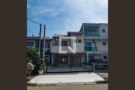 Casa à venda com 142m², 3 quartos e 2 vagasFachada