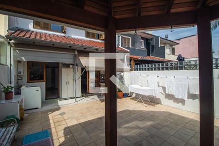 Casa à venda com 142m², 3 quartos e 2 vagasQuintal
