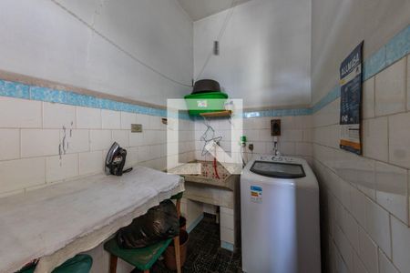 Casa à venda com 282m², 2 quartos e 6 vagas Casa à venda com 282m², 2 quartos e 6 vagasLavanderia