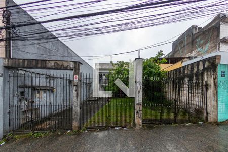 Casa à venda com 282m², 2 quartos e 6 vagas Casa à venda com 282m², 2 quartos e 6 vagasFachada