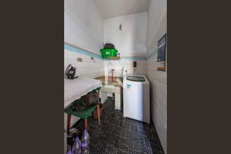 Casa à venda com 282m², 2 quartos e 6 vagas Casa à venda com 282m², 2 quartos e 6 vagasLavanderia