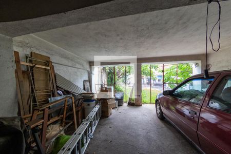 Casa à venda com 282m², 2 quartos e 6 vagas Casa à venda com 282m², 2 quartos e 6 vagasGaragem