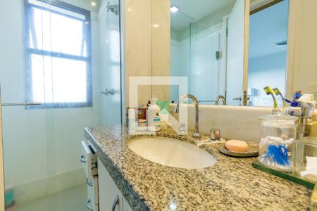 Banheiro da Suíte 1 de apartamento para alugar com 3 quartos, 120m² em Barra da Tijuca, Rio de Janeiro