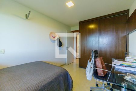 Apartamento para alugar com 120m², 3 quartos e 2 vagas Apartamento para alugar com 120m², 3 quartos e 2 vagasQuarto