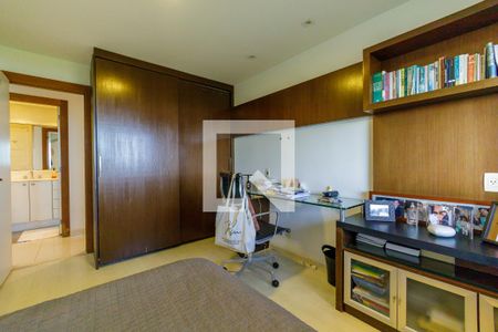 Apartamento para alugar com 120m², 3 quartos e 2 vagas Apartamento para alugar com 120m², 3 quartos e 2 vagasQuarto