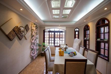 Casa à venda com 263m², 3 quartos e 4 vagas Casa à venda com 263m², 3 quartos e 4 vagasCozinha