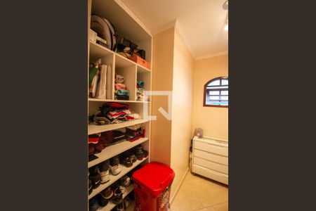 Casa à venda com 263m², 3 quartos e 4 vagas Casa à venda com 263m², 3 quartos e 4 vagasCloset