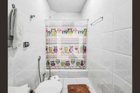 Banheiro Social de apartamento para alugar com 2 quartos, 92m² em Enseada, Guarujá
