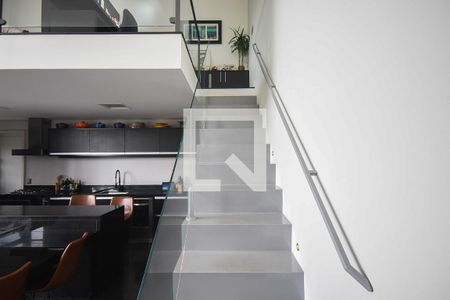 Escada de apartamento para alugar com 3 quartos, 160m² em Parque do Morumbi, São Paulo