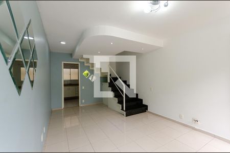 Sala de casa de condomínio à venda com 2 quartos, 69m² em Jardim Felicidade (zona Oeste), 
