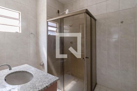 Casa à venda com 220m², 3 quartos e 3 vagasBanheiro social 
