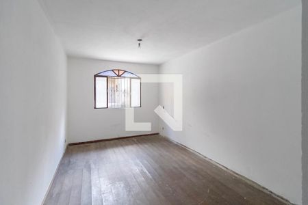 Casa à venda com 220m², 3 quartos e 3 vagasSuíte 