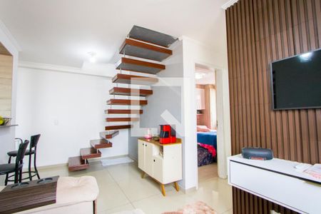 Sala de TV de apartamento à venda com 2 quartos, 96m² em Parque São Vicente, Santo André