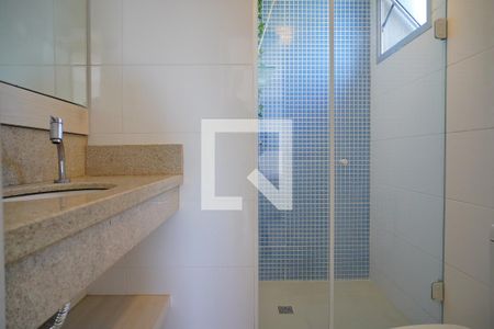 Banheiro da Suíte de apartamento para alugar com 2 quartos, 70m² em Jurerê, Florianópolis