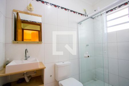 Casa para alugar com 288m², 3 quartos e 2 vagasBanheiro social