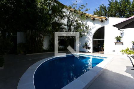 Casa à venda com 400m², 3 quartos e 5 vagasÁrea comum - Piscina