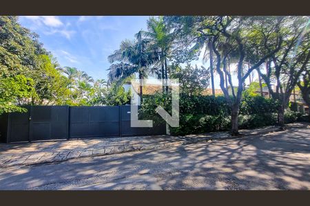 Casa à venda com 400m², 3 quartos e 5 vagasFachada