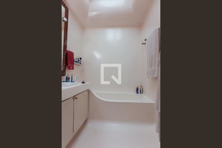 Casa à venda com 400m², 3 quartos e 5 vagasBanheiro da Suíte 3