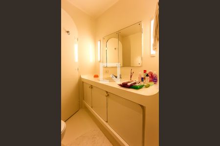 Casa à venda com 400m², 3 quartos e 5 vagasBanheiro da Suíte 1