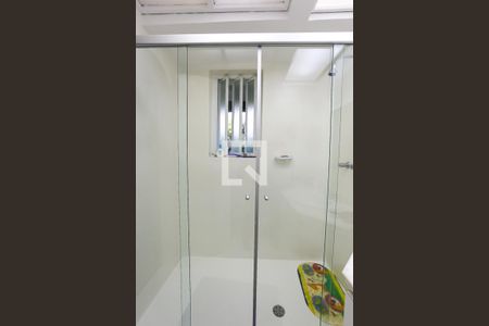 Casa à venda com 400m², 3 quartos e 5 vagasBanheiro da Suíte 2