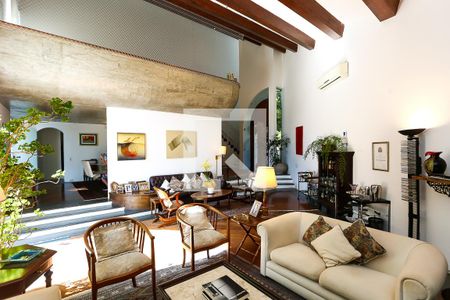 Sala 1 de casa à venda com 3 quartos, 400m² em Jardim Leonor, São Paulo