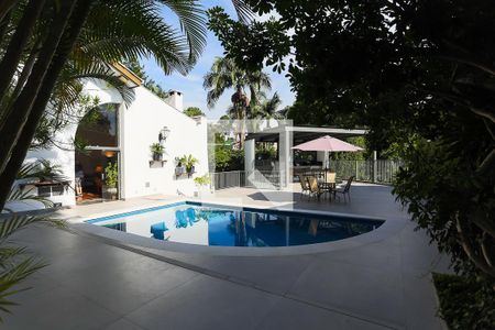 Casa à venda com 400m², 3 quartos e 5 vagasÁrea comum - Piscina