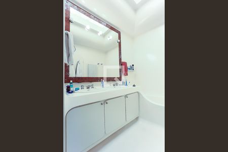 Casa à venda com 400m², 3 quartos e 5 vagasBanheiro da Suíte 3