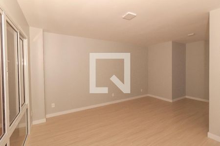 Casa à venda com 194m², 3 quartos e 2 vagasSuíte