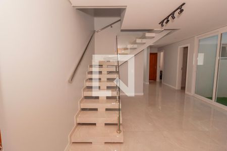 Escada de casa à venda com 3 quartos, 194m² em Canudos, Novo Hamburgo