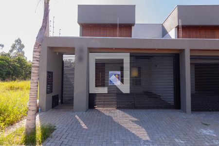 Casa à venda com 194m², 3 quartos e 2 vagasFachada
