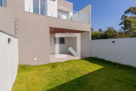 Casa à venda com 194m², 3 quartos e 2 vagasÁrea externa