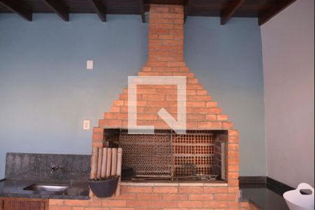 Casa à venda com 100m², 2 quartos e 3 vagas Casa à venda com 100m², 2 quartos e 3 vagasÁrea externa