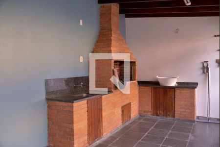 Casa à venda com 100m², 2 quartos e 3 vagas Casa à venda com 100m², 2 quartos e 3 vagasÁrea externa