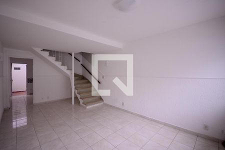 Sala  de casa para alugar com 2 quartos, 90m² em Vila Gumercindo, São Paulo