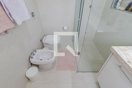 Apartamento à venda com 206m², 3 quartos e 2 vagasBanheiro da Suíte