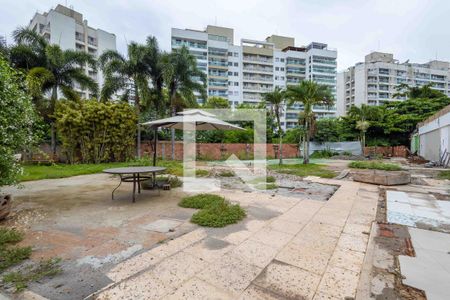 Casa de condomínio à venda com 1280m², 5 quartos e 2 vagasQuintal