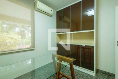 Casa de condomínio à venda com 1280m², 5 quartos e 2 vagasEscritório